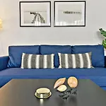 Cool 2Br Apartment Close To Fun City - Grace 2