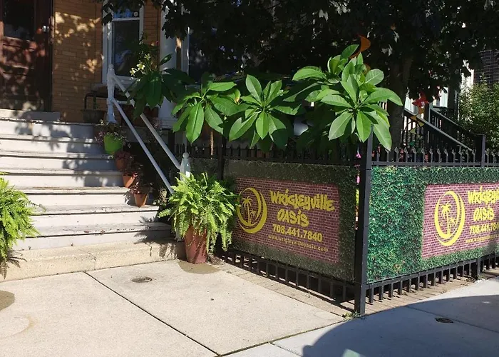 Wrigleyville Oasis