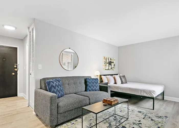 Convenient Location & Cozy Studio Apartment - Oakdale Rep