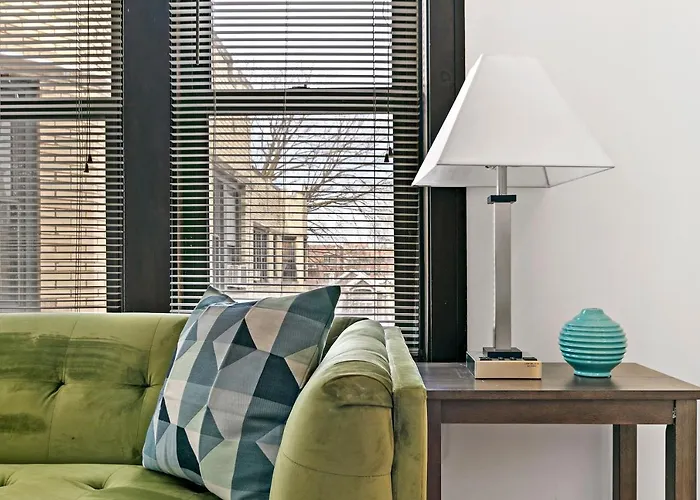 Charming 1Br Apartment Close To Shops - Larchmont 3