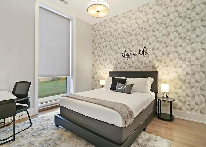 1-Bedroom Minimalist Apt With Laundry - Crosby 204