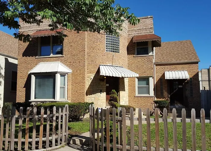 Great Chicago Getaway 2 Bedrooms Sleeps 1 To 4