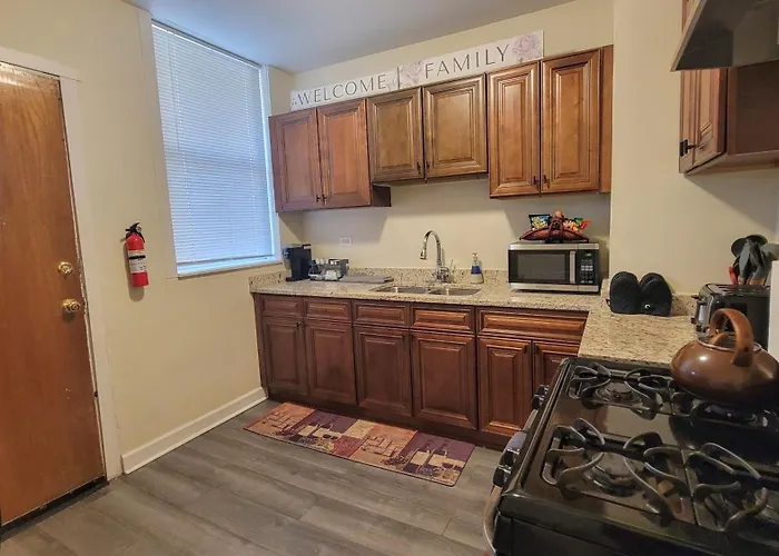 Chateau De Woodlawn - Peaceful 3 Bedroom Apartment.