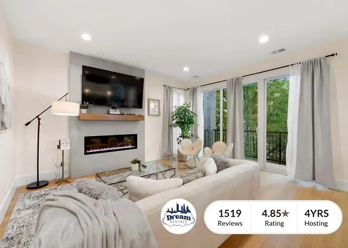 3 Bdr Astonishing New Apt Steps From United Center