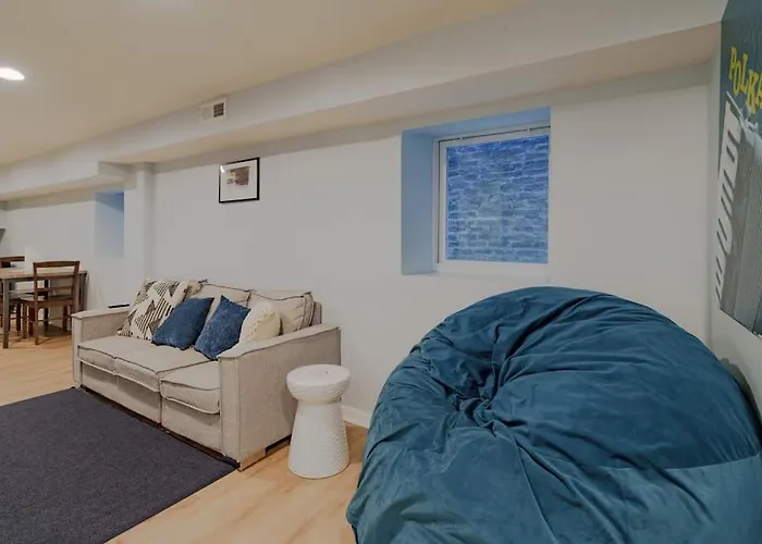 Prime Location In Lakeview Near Wrigleyville