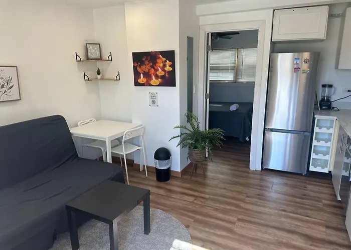 Central 1 Bedroom Apartment Easyparking Laundry