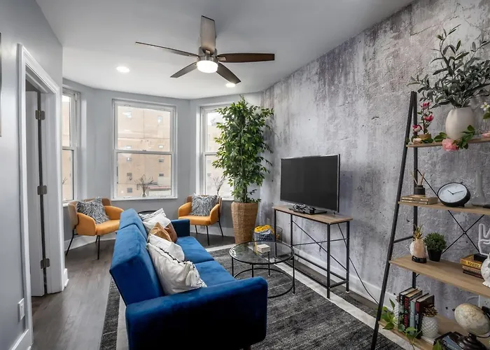 Cute And Cozy Chicago Modern Condo