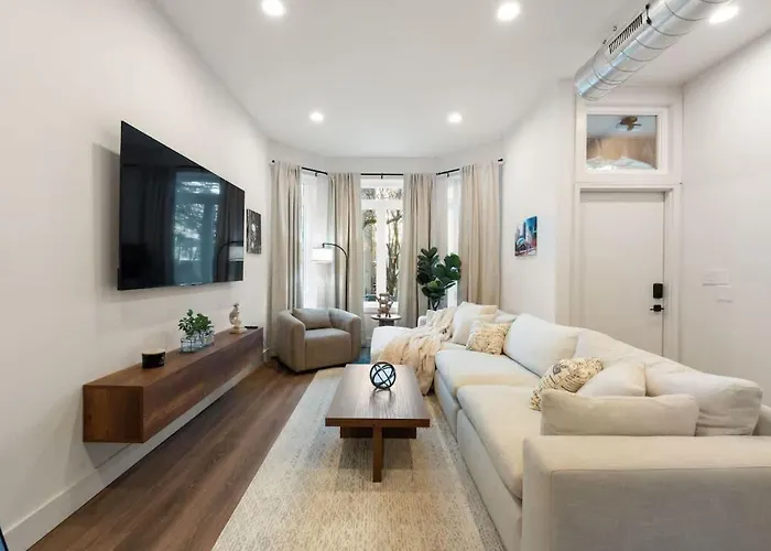 Wicker Park Luxe 2Br 2Ba Condo