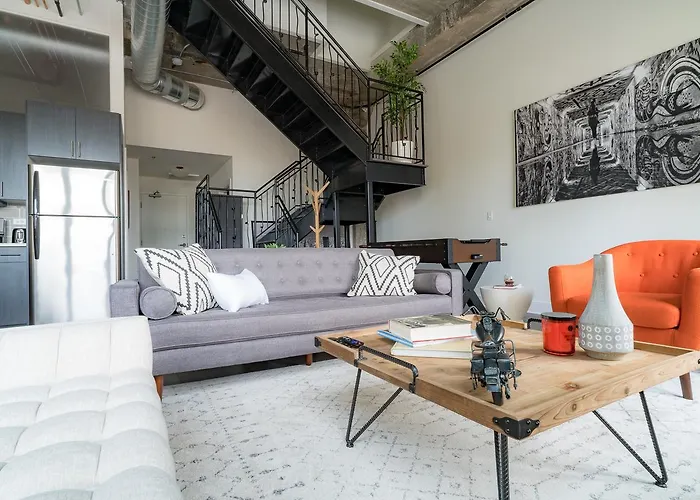 Mccormick Place Lofts By Cloud9