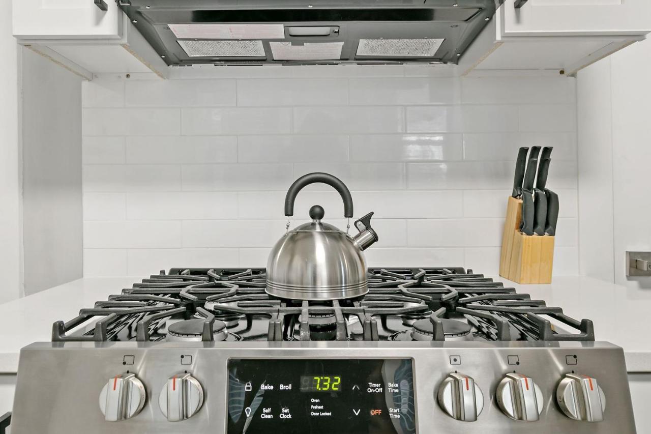 Apartment 2br Comfy And Stylish In West Town - Erie 1r Chicago