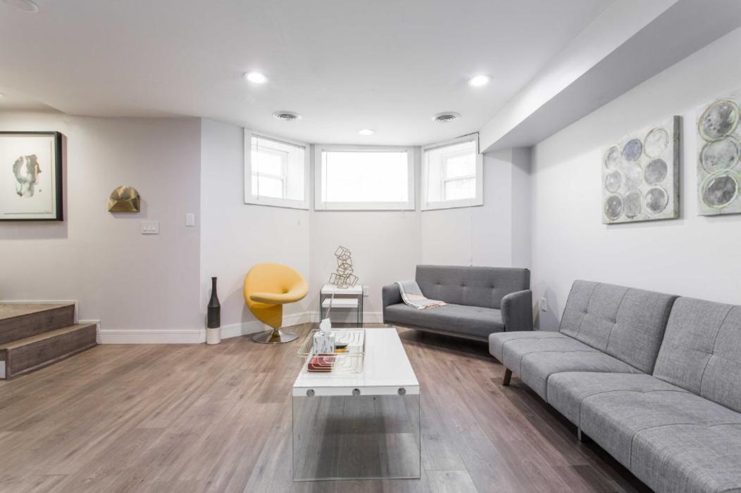 The Double Play - 1 Min Walk To Wrigley! Spacious 2br - Perfect For Cubs Fans! * Chicago