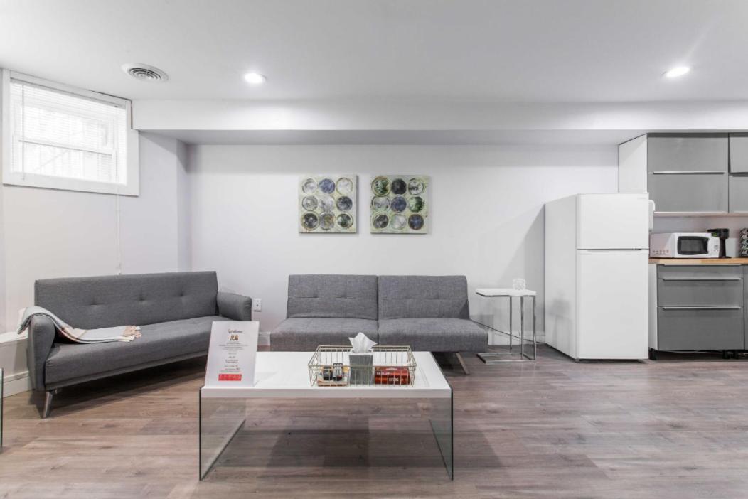 The Double Play - 1 Min Walk To Wrigley! Spacious 2br - Perfect For Cubs Fans! Chicago