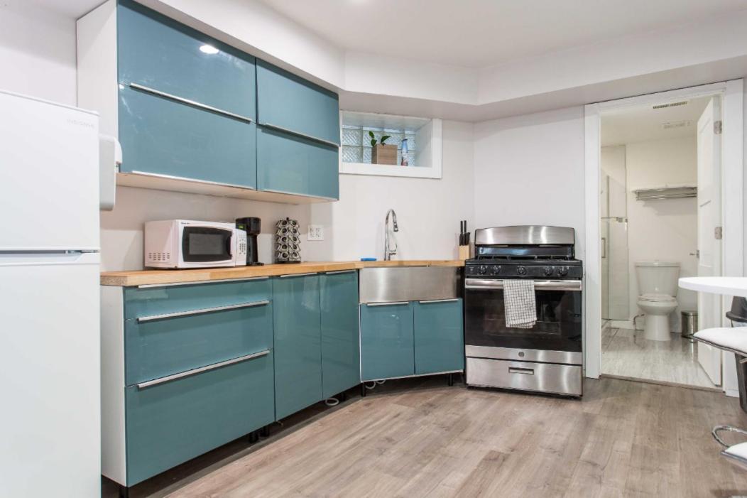 The Double Play - 1 Min Walk To Wrigley! Spacious 2br - Perfect For Cubs Fans! * Chicago