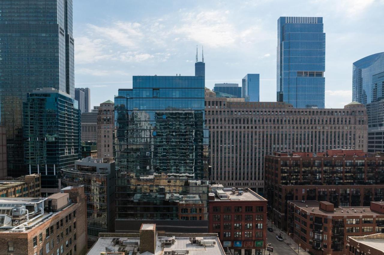 2br Elegant Premium With Balcony & Sweeping Views *