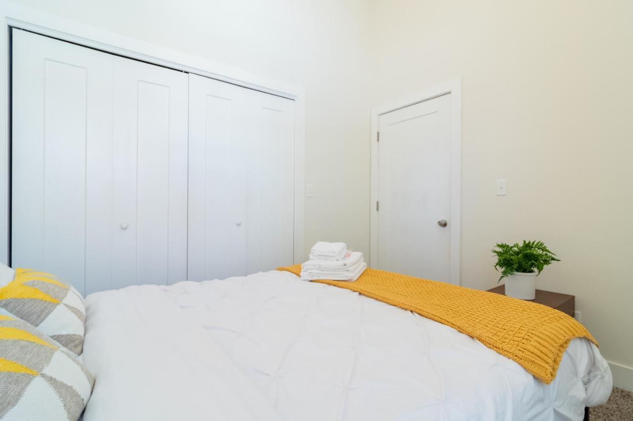 Apartment Mccormick Place 420 Friendly 3br-2ba In Downtown With Optional Parking For 8 Guests *