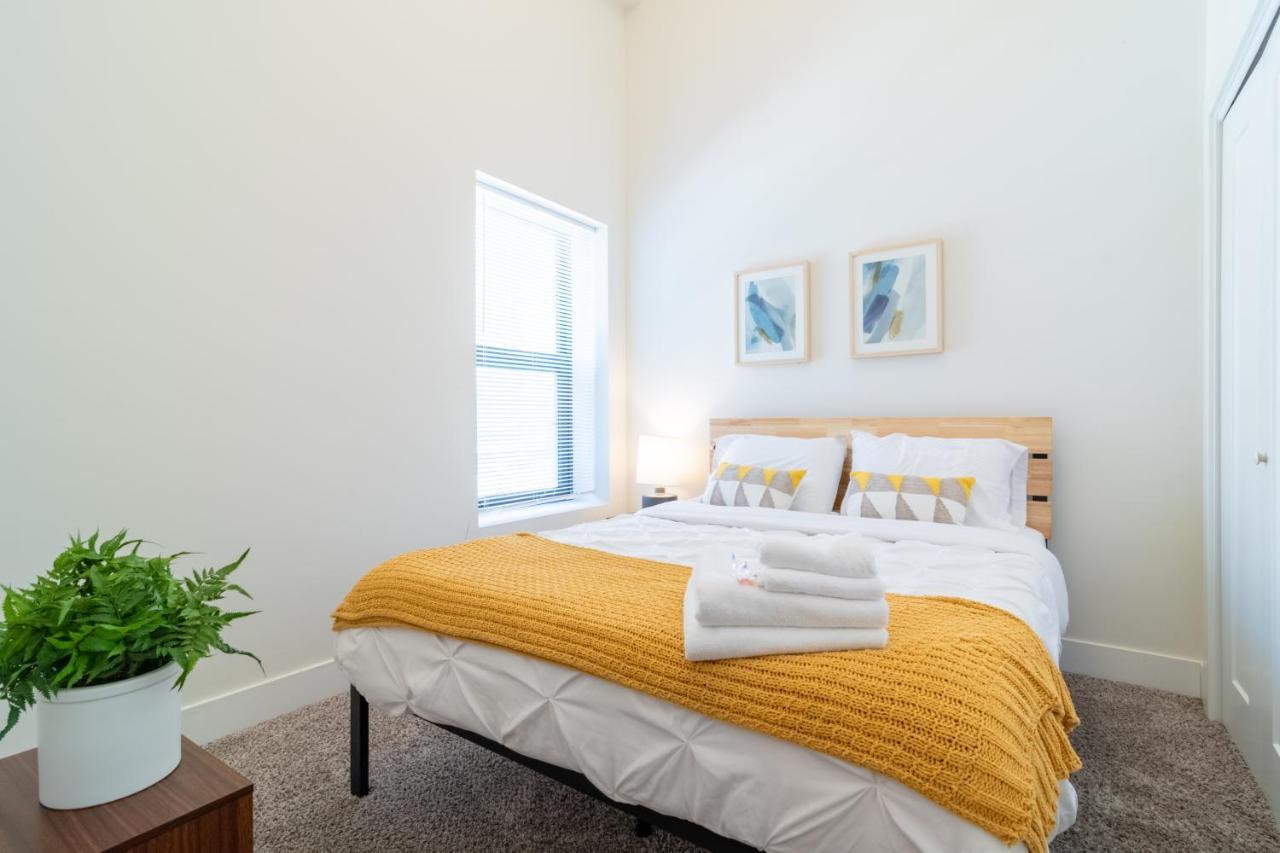 Apartment Mccormick Place 420 Friendly 3br-2ba In Downtown With Optional Parking For 8 Guests
