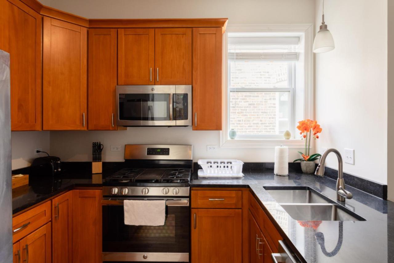 Updated Wicker Park 3br With W&d By Zencity Apartment Chicago