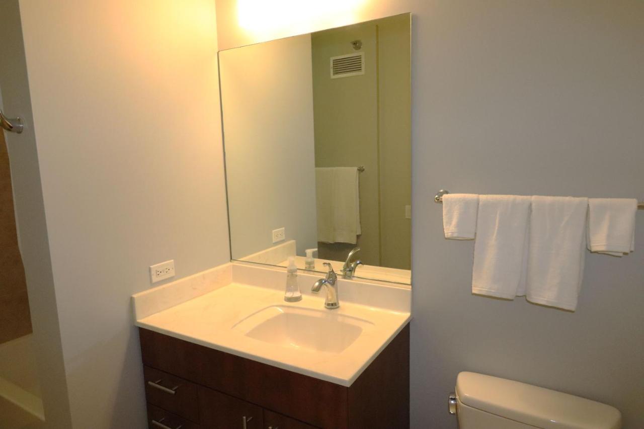 Dch 215 West Washington * Chicago