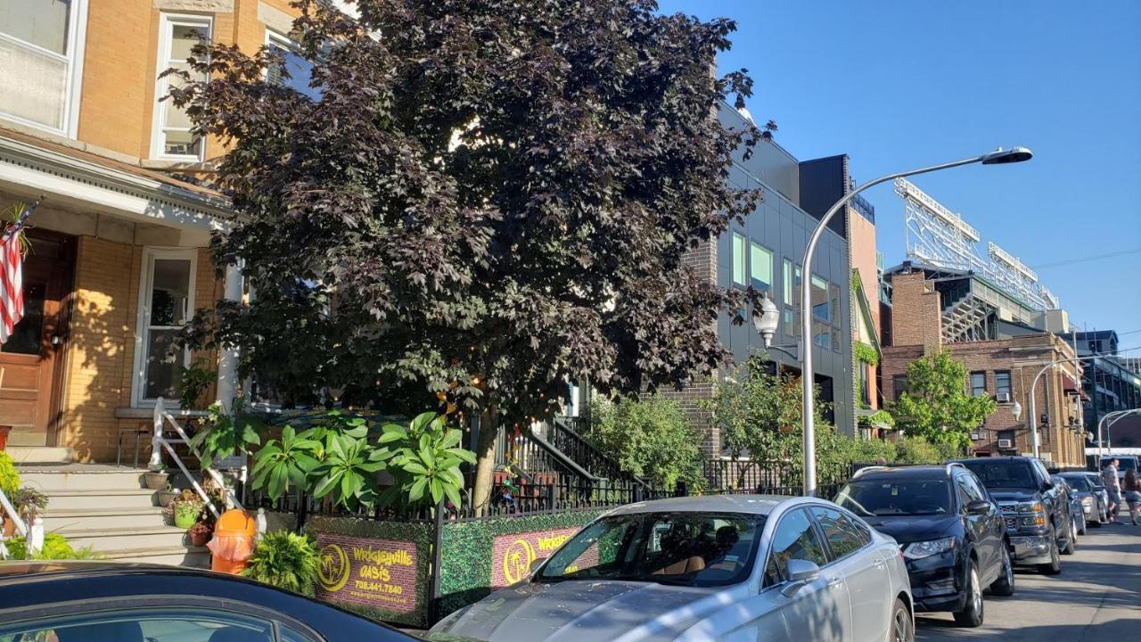 Apartment Wrigleyville Oasis Chicago