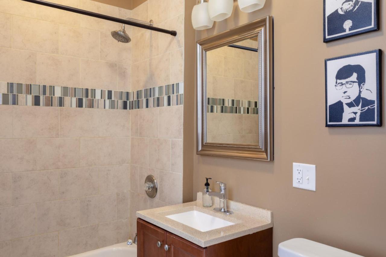 Updated Wicker Park 3br With W&d By Zencity * Chicago