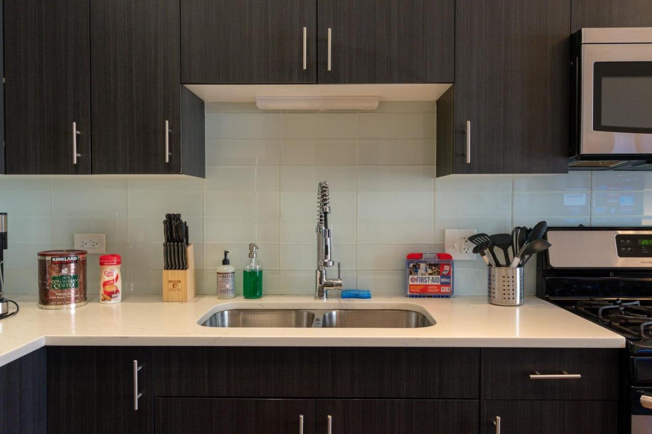 Mccormick Place 420 Friendly 3br-2ba In Downtown With Optional Parking For 8 Guests Apartment