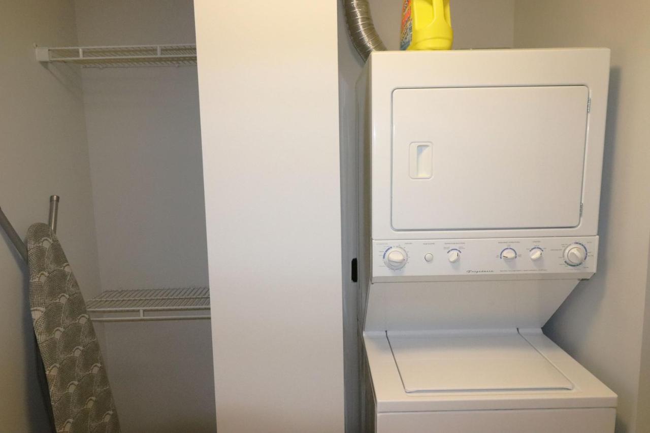 Dch 215 West Washington Apartment Chicago
