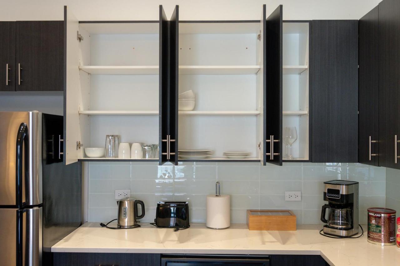Mccormick Place 420 Friendly 3br-2ba In Downtown With Optional Parking For 8 Guests *