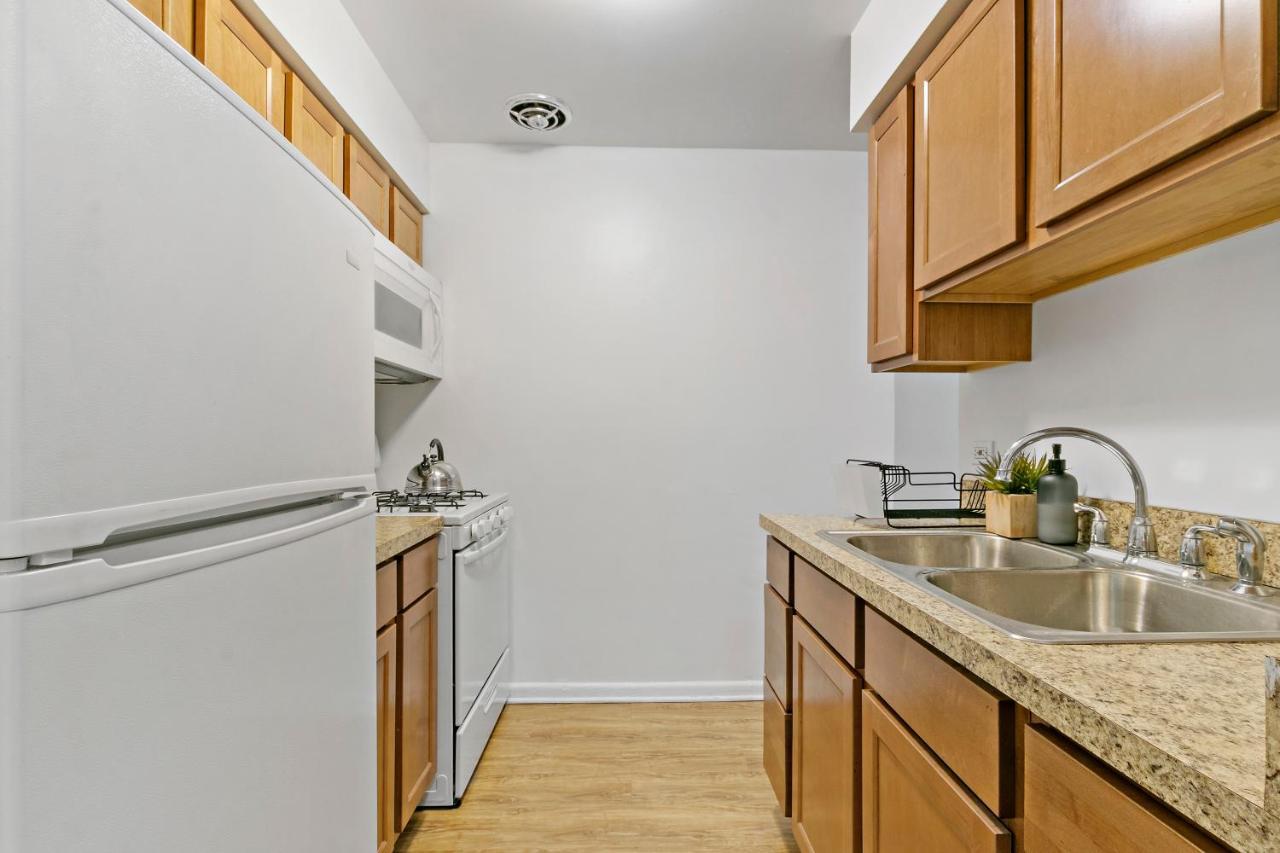 Apartment Stunning 1br At Center Of Lakeview - Oakdale 211 Chicago