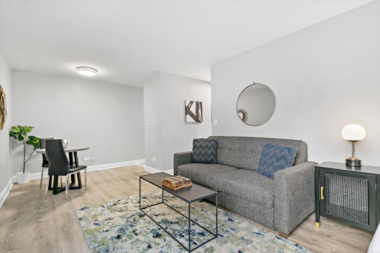 Convenient Location & Cozy Studio - Oakdale Rep Chicago