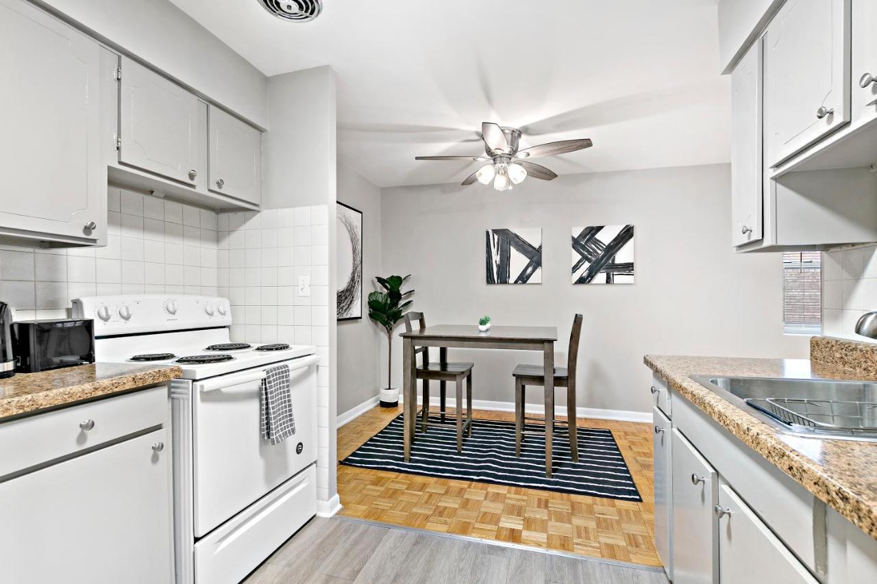 Convenient 1br Apt In Lakeview Near Shops - Oakdale 204 Apartment