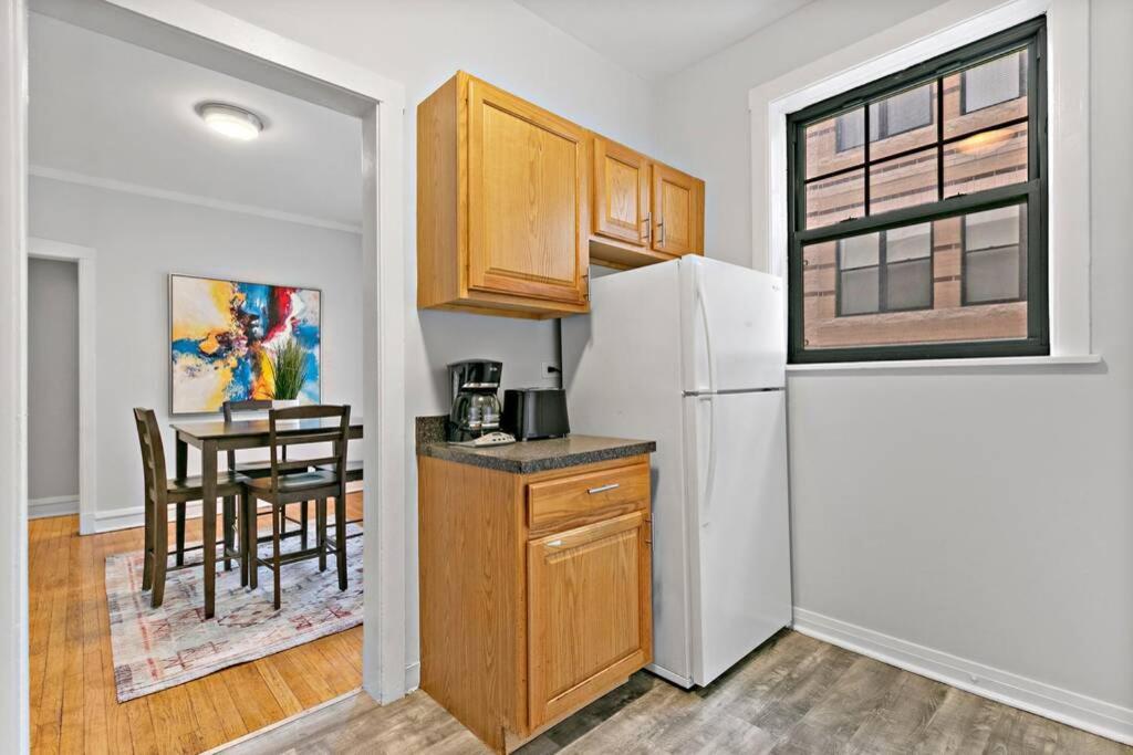 Well-furnished 1br Apt In Popular Spot - Belmont J3 * Chicago