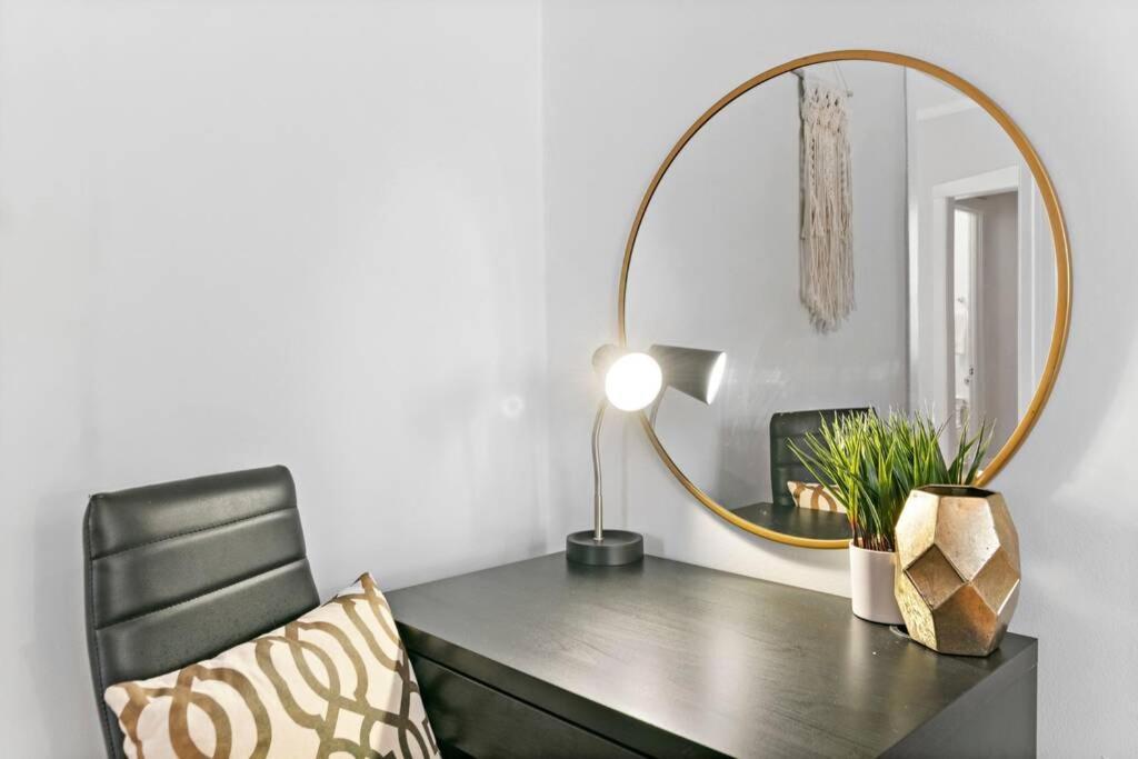 Well-furnished 1br Apt In Popular Spot - Belmont J3 * Chicago