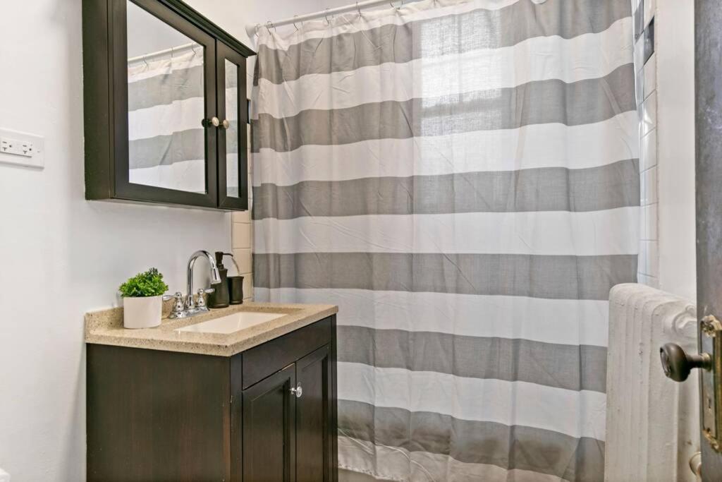Well-furnished 1br Apt In Popular Spot - Belmont J3