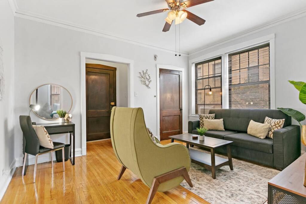 Well-furnished 1br Apt In Popular Spot - Belmont J3 Apartment *
