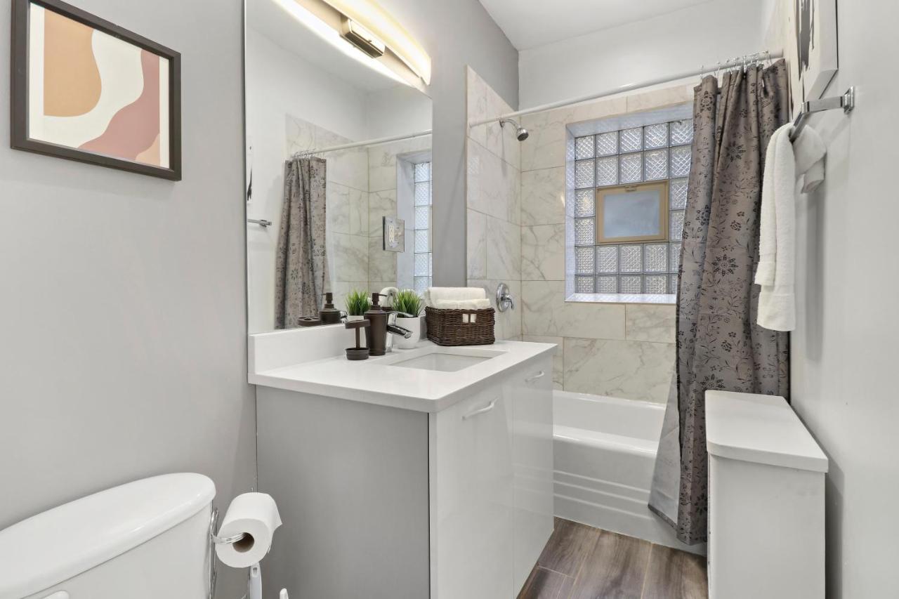 Homey 2br Unit In Boystown, Steps From Everything - Stratford 2n 3n Rep