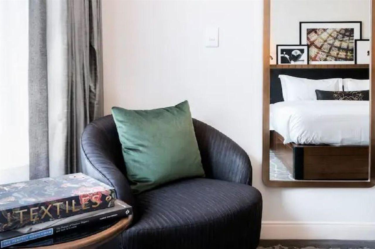 Londonhouse Chicago, Curio Collection By Hilton Chicago