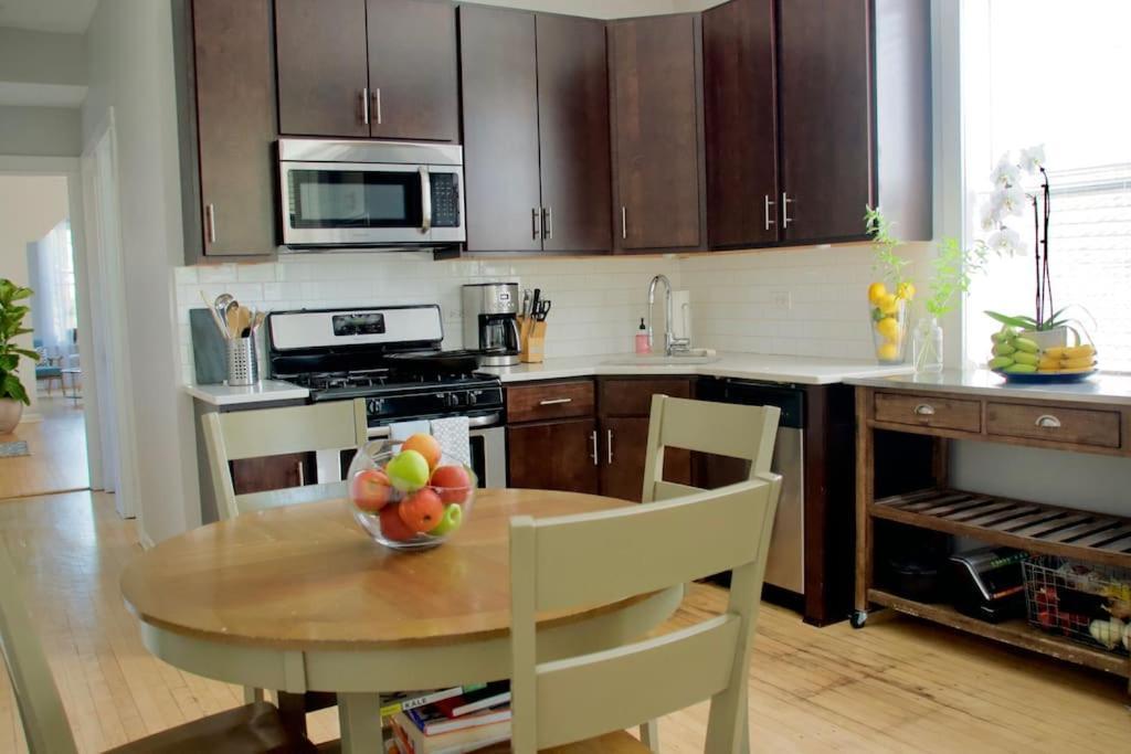 Sunny, Spacious, 3br 1ba Davlin *