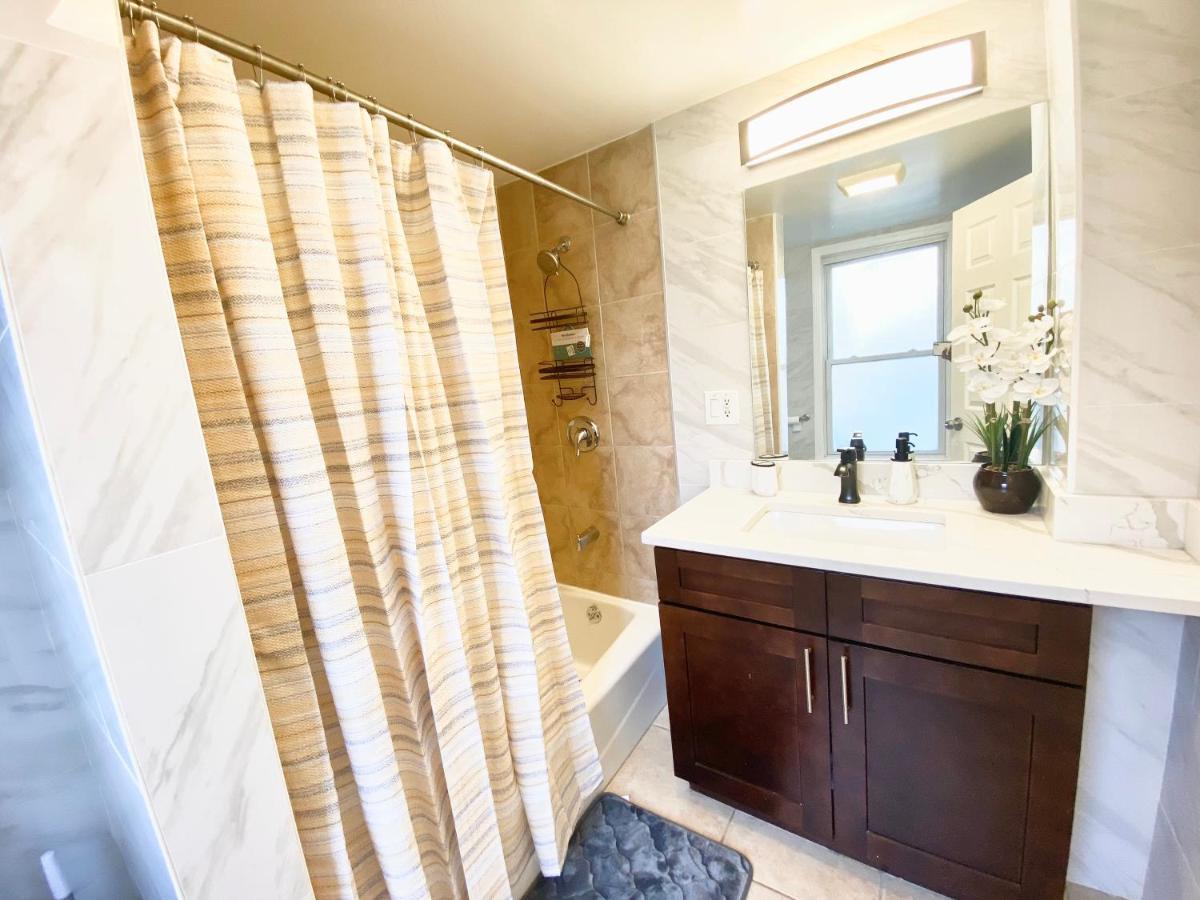 Emalux Near Downtown,bus,train,hospitals,united-center,fulton Market *