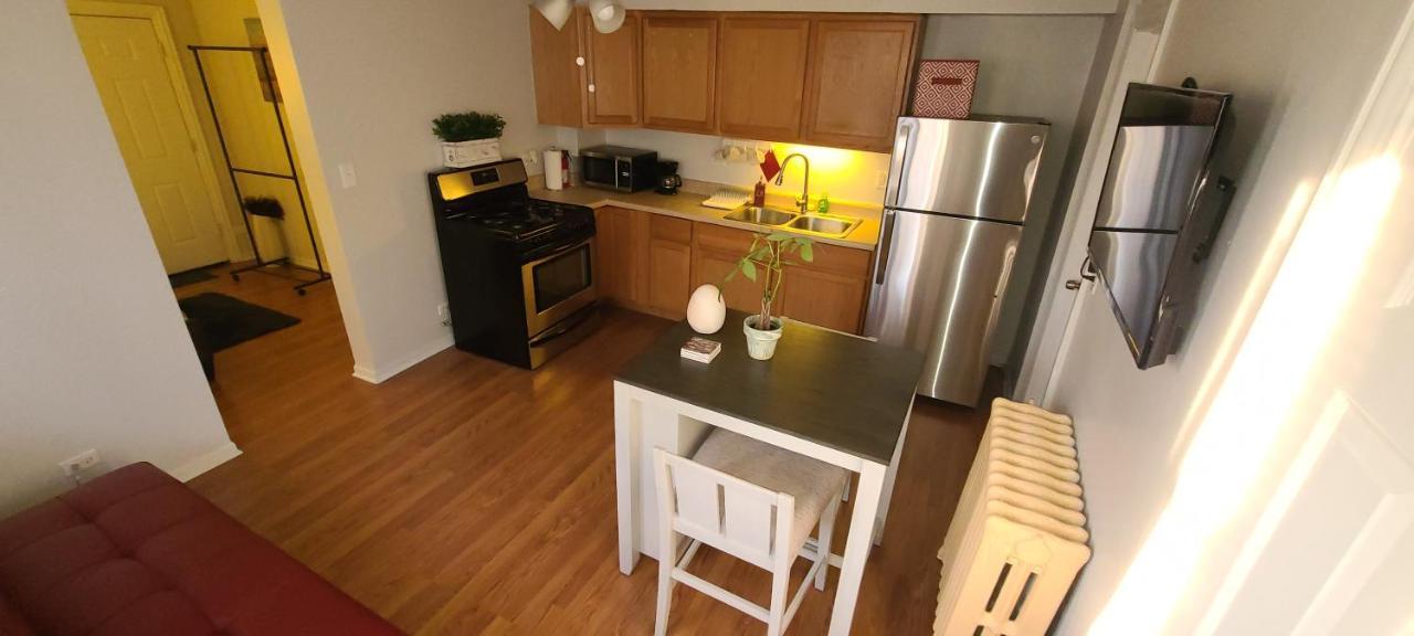 Apartment Cozy 1 Bedroom, 1 Min From Irving Park Blue Line, Free Parking *