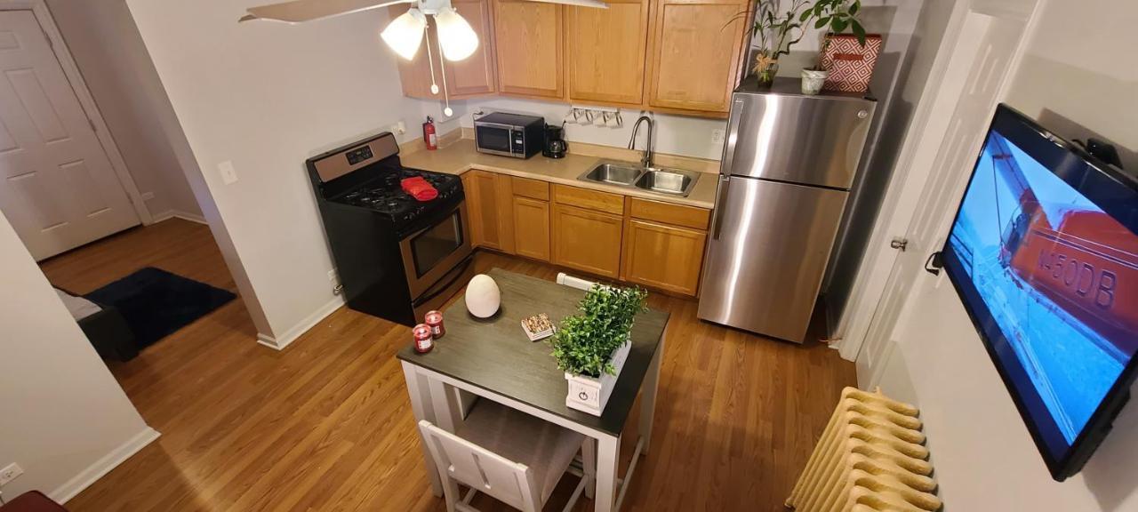 Cozy 1 Bedroom, 1 Min From Irving Park Blue Line, Free Parking