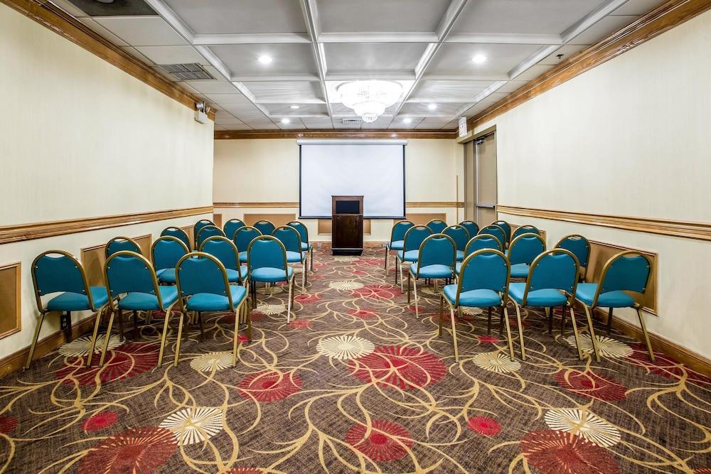 Holiday Midway Airport S By Ihg 3*
