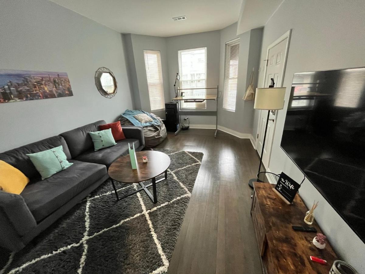 Apartment Lovely Logan Square 2-bedroom In *