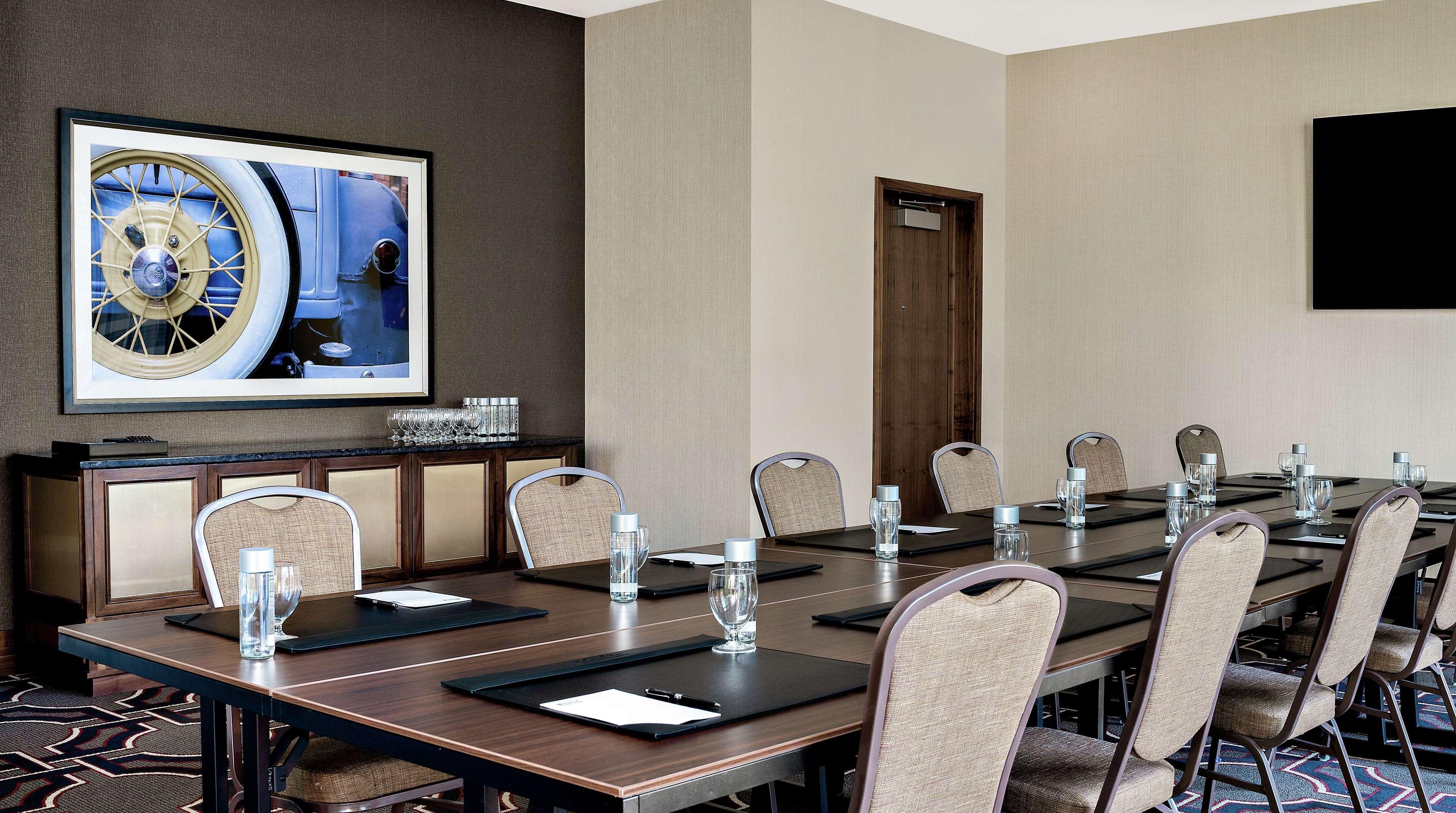 Home2 By Hilton Mccormick Place Hotel 3*