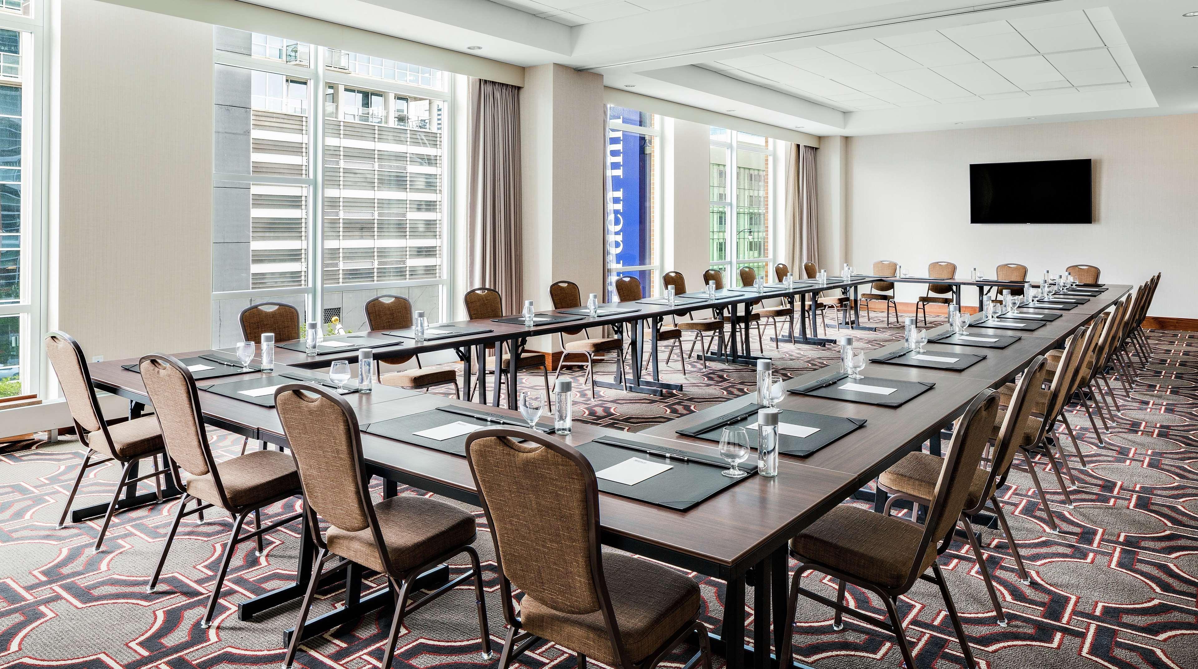 Home2 By Hilton Mccormick Place 3*