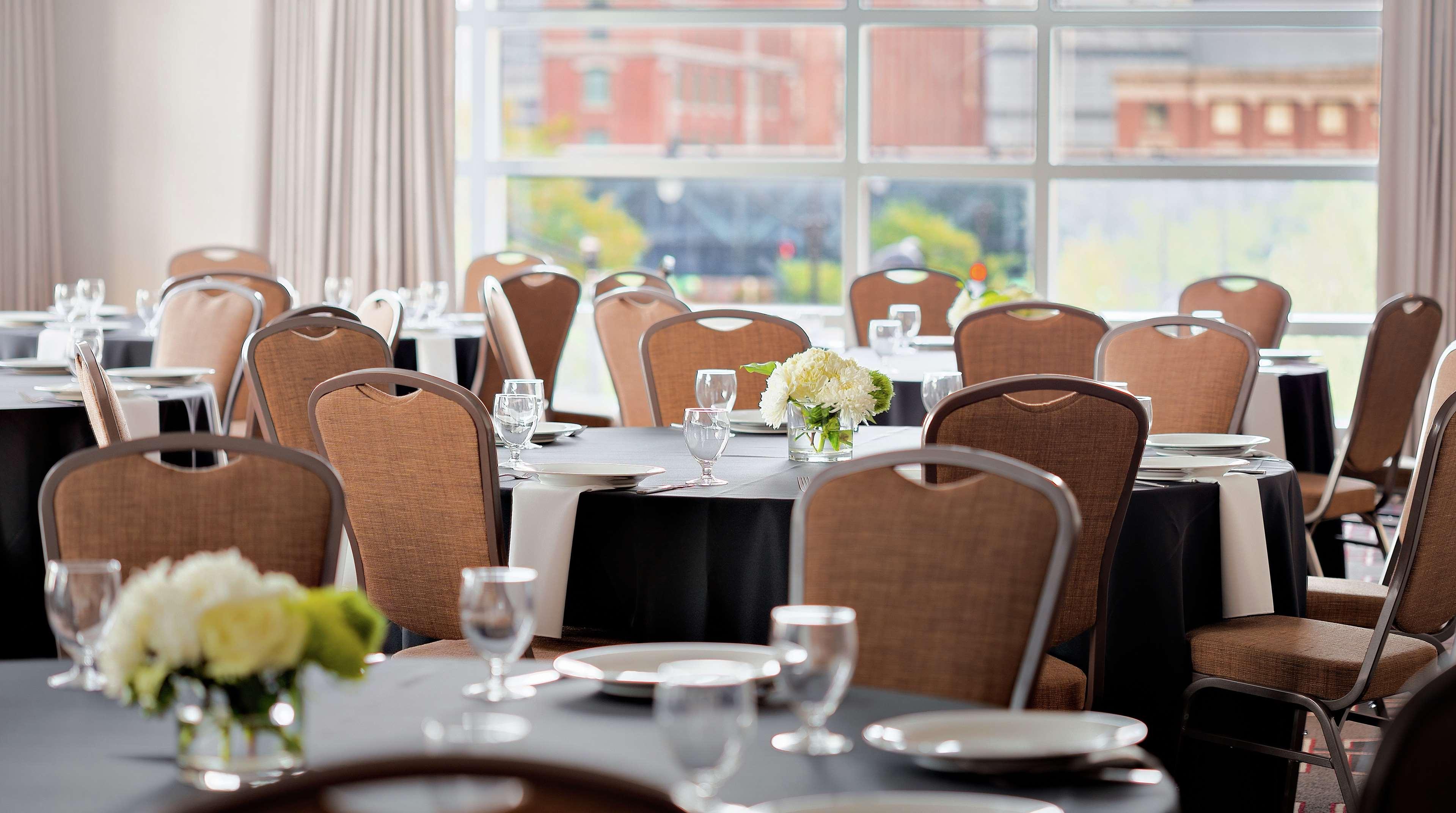 Home2 By Hilton Mccormick Place