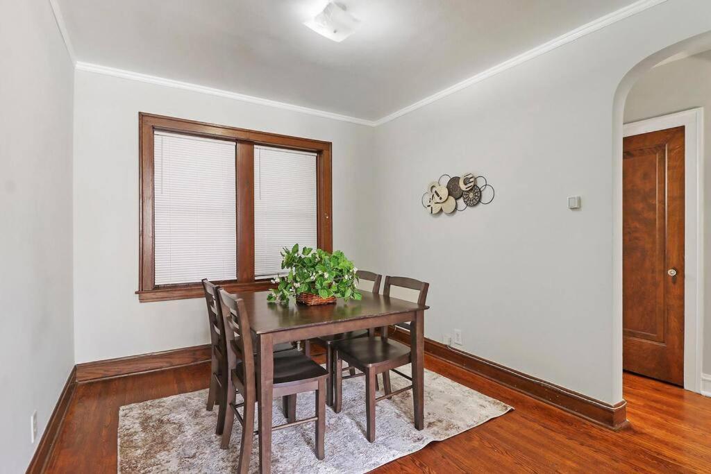 1br Contemporary Apt With Laundry Facility - Lockwood 1 & 2 * Chicago