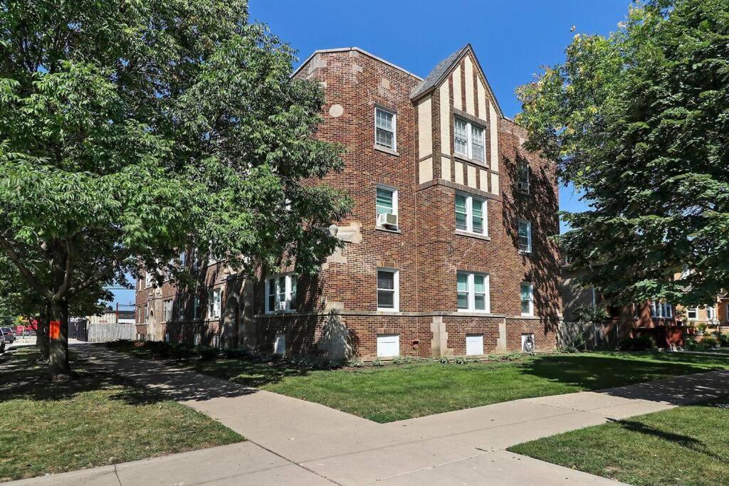 1br Contemporary Apt With Laundry Facility - Lockwood 1 & 2 Apartment Chicago