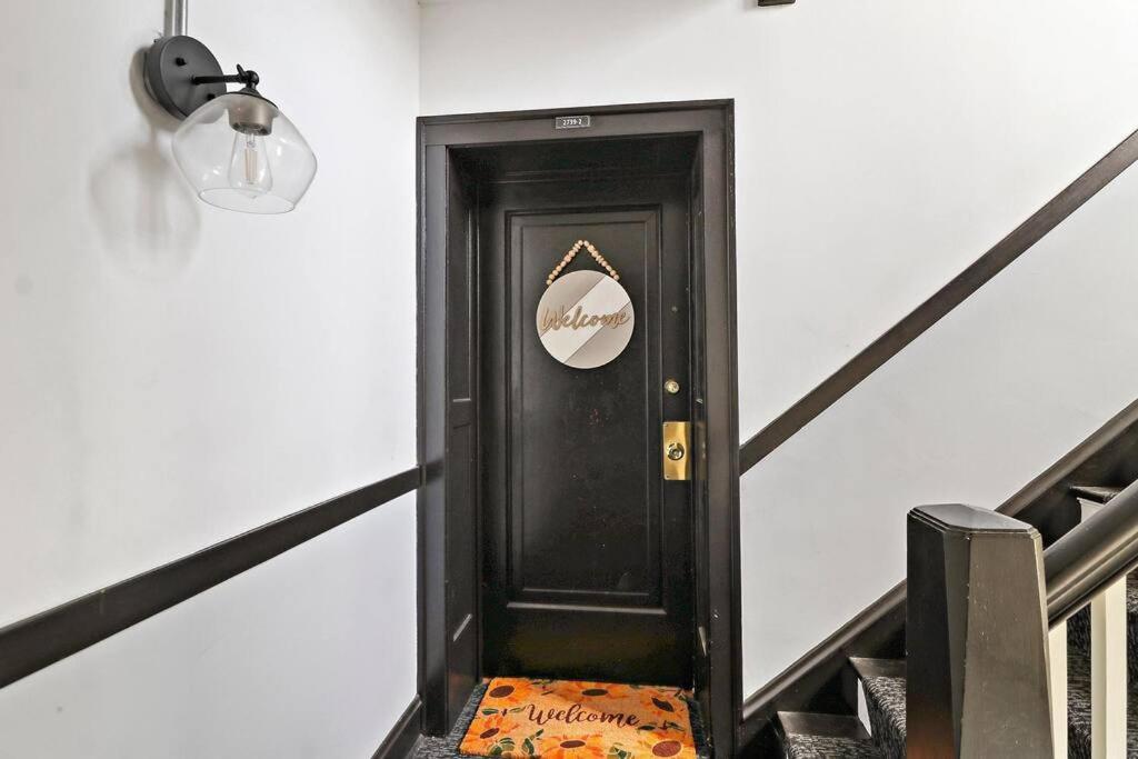 1br Contemporary Apt With Laundry Facility - Lockwood 1 & 2 Apartment Chicago