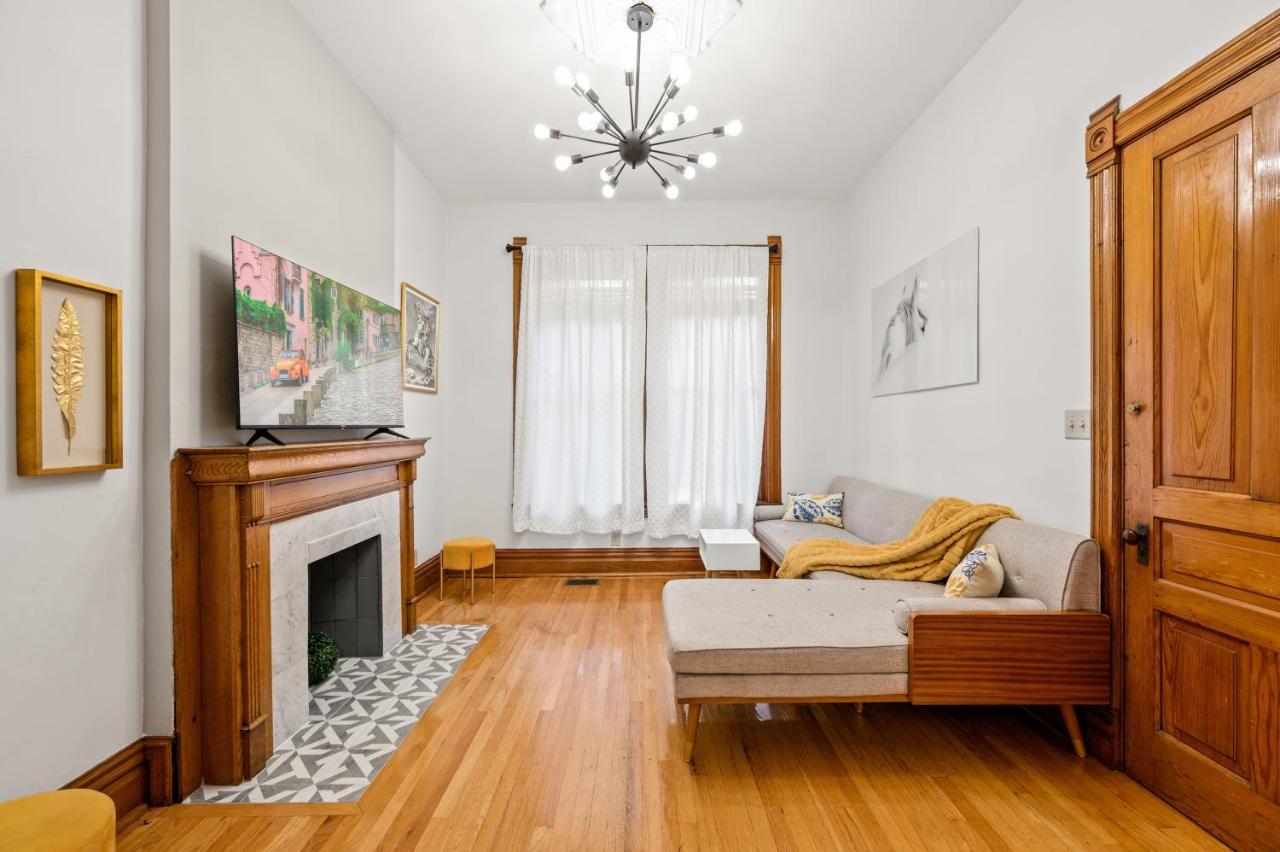 Lincoln Park Gem Apartment Chicago