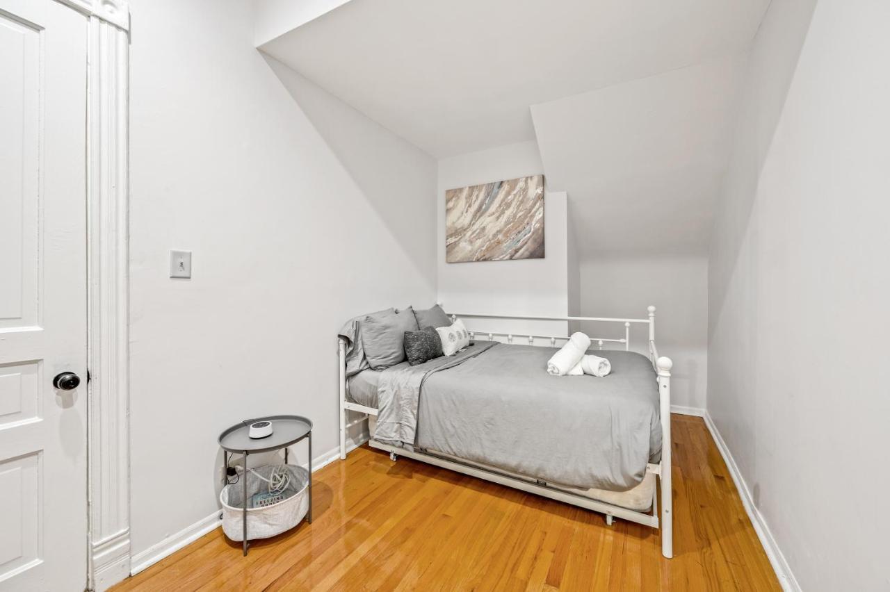 Apartment Lincoln Park Gem